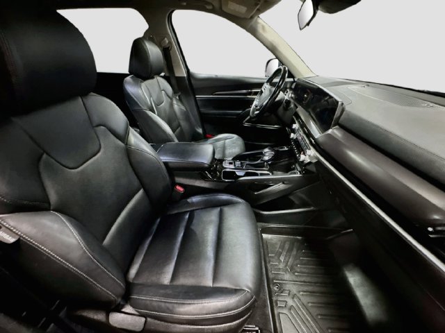 Certified 2023 Kia Telluride S w/ S Sunroof Package AWD/4WD image 31
