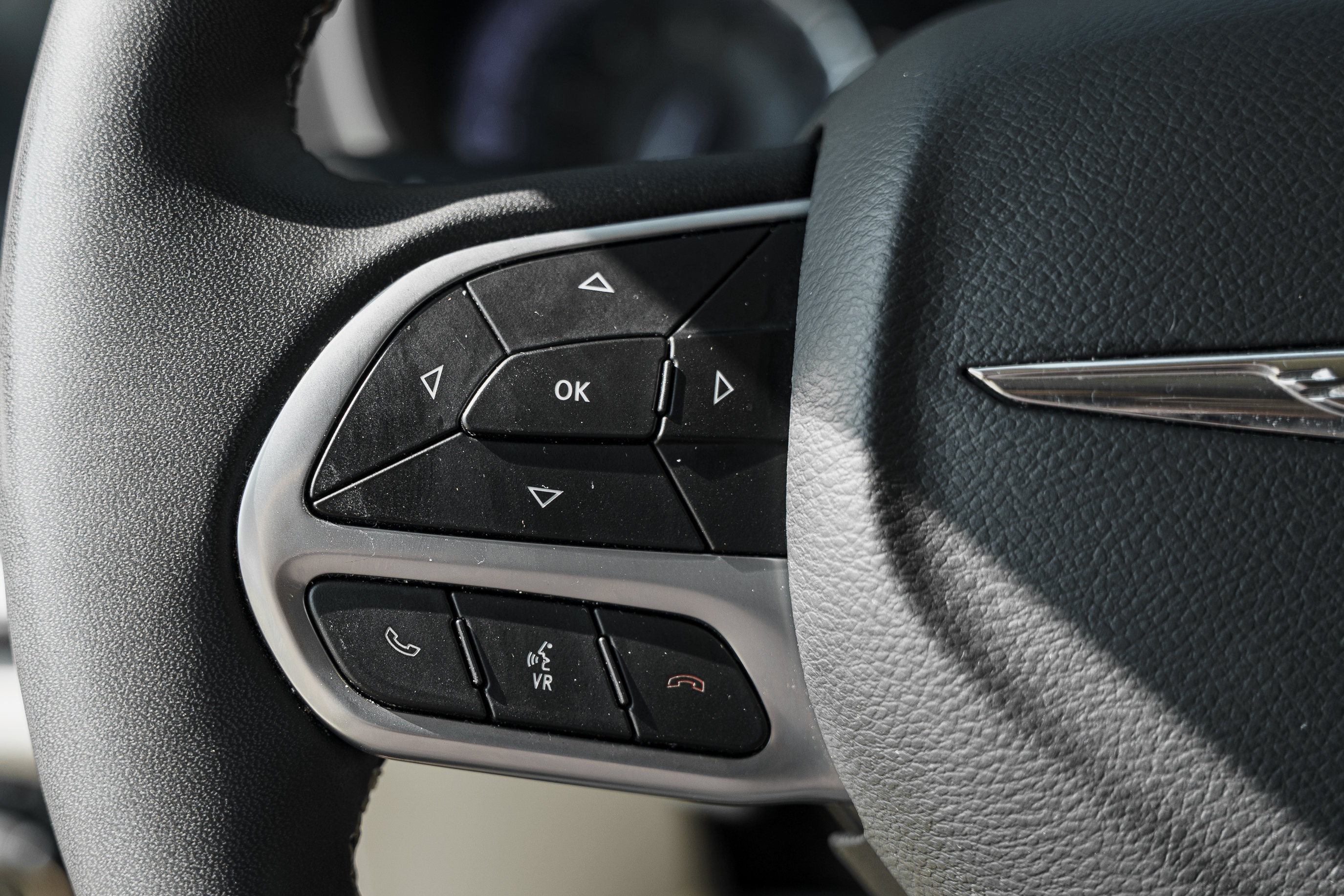Used 2024 Chrysler Pacifica Touring-L FWD image 16