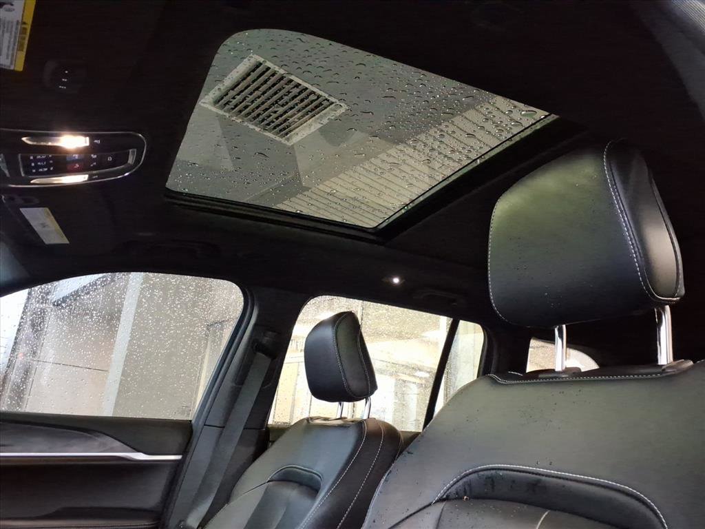 Used 2025 Jeep Grand Cherokee Limited w/ Black Appearance Package image 20