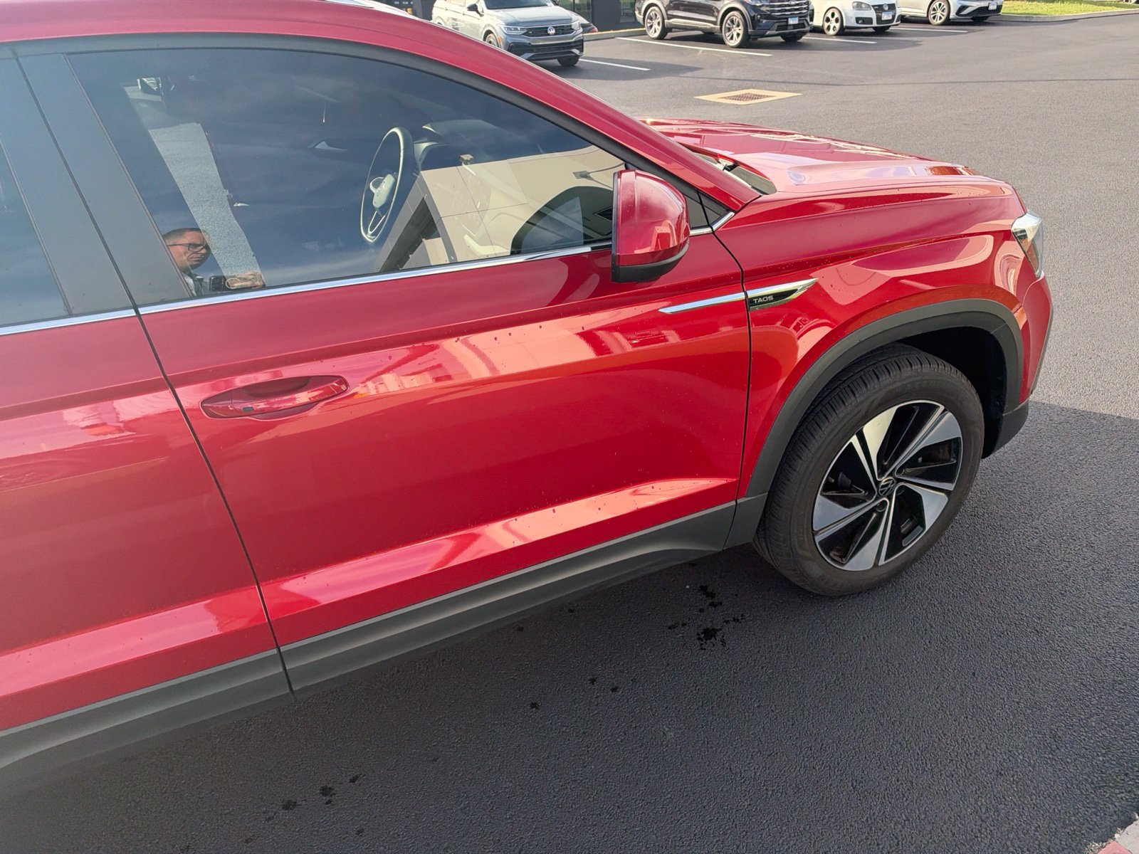 Used 2023 Volkswagen Taos SE w/ Panoramic Sunroof Package AWD/4WD image 10