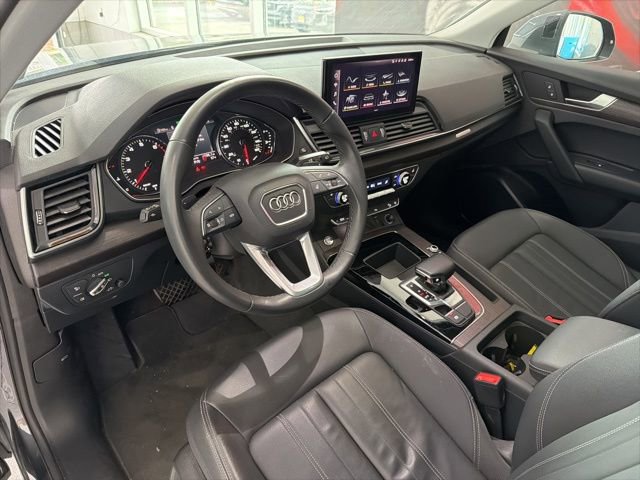 Used 2023 Audi Q5 2.0T Premium w/ Convenience Package AWD/4WD image 9
