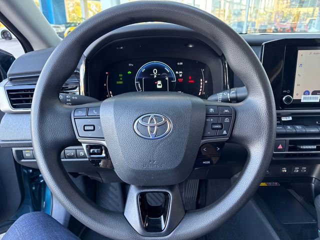 Used 2025 Toyota Camry LE w/ Convenience Package image 14