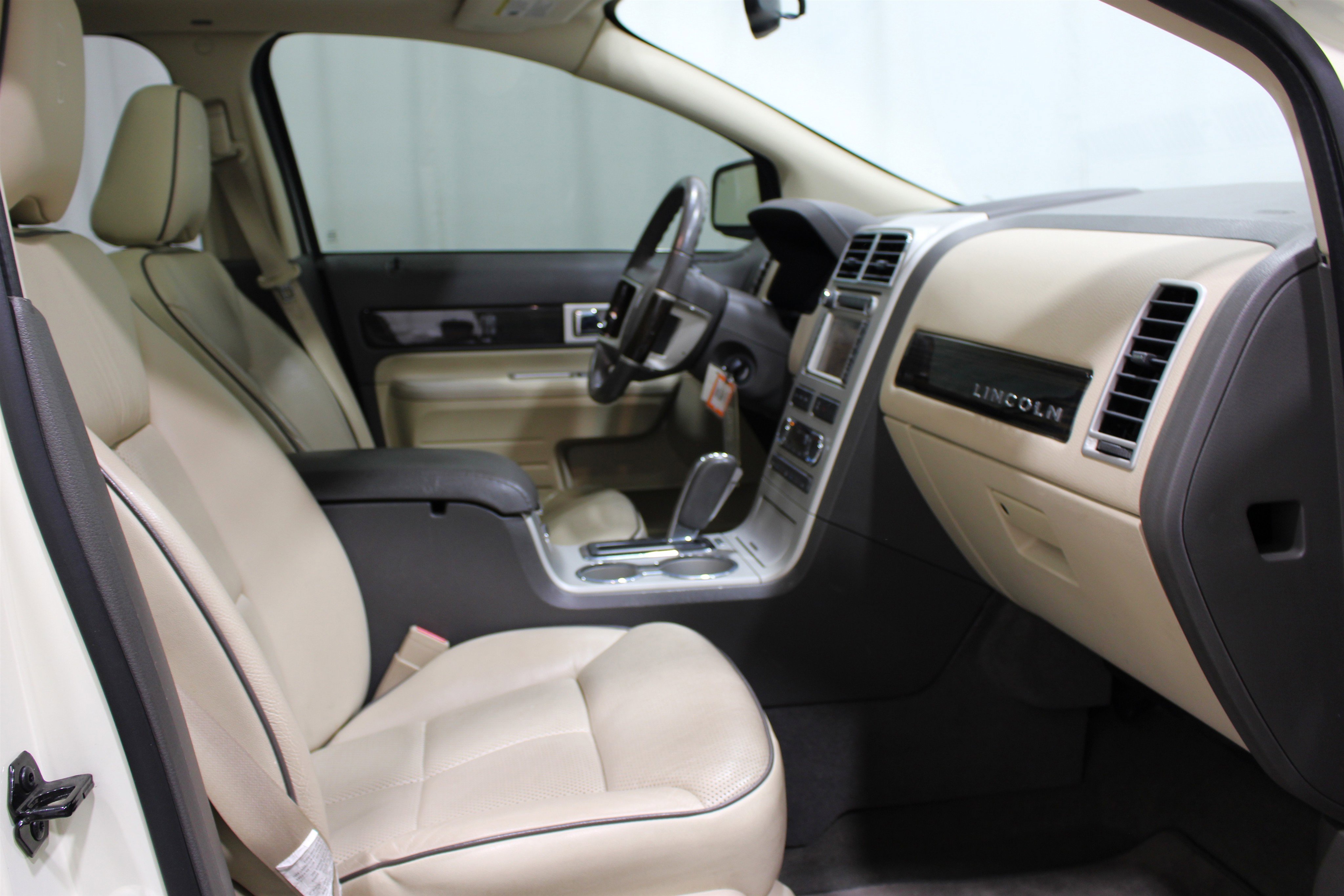 Used 2008 Lincoln MKX AWD image 27