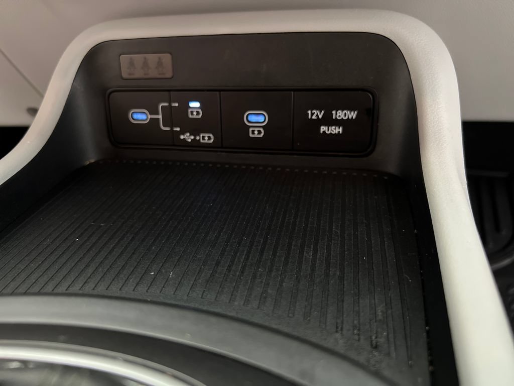 Used 2025 Hyundai Kona SEL FWD image 52