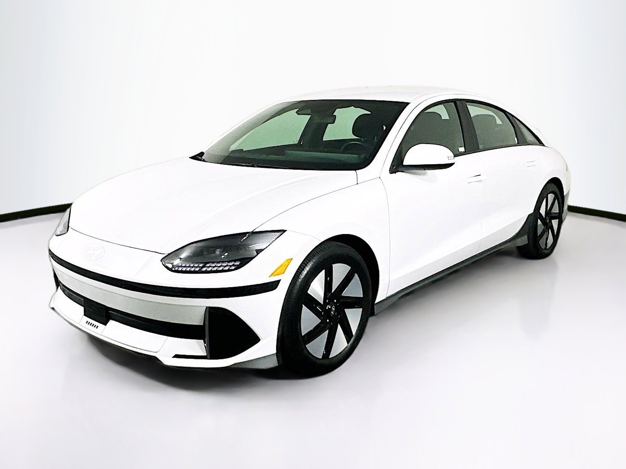 Used 2024 Hyundai Ioniq 6 SE image 3