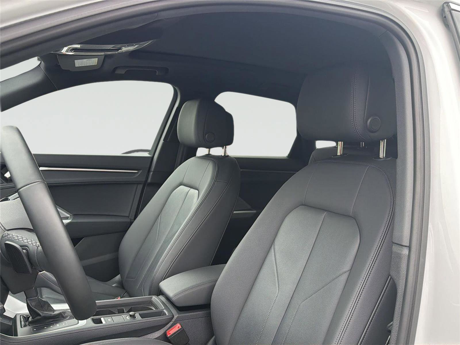 Used 2025 Audi Q3 2.0T Premium image 15