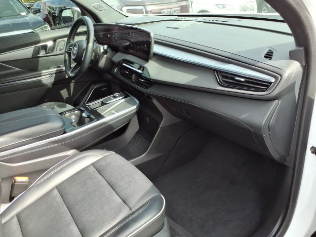 Used 2025 Buick Enclave Preferred FWD image 26