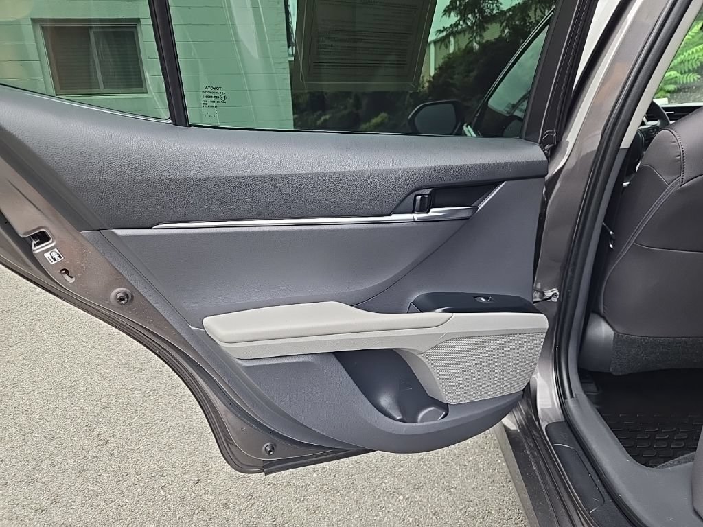 Used 2019 Toyota Camry LE FWD image 34