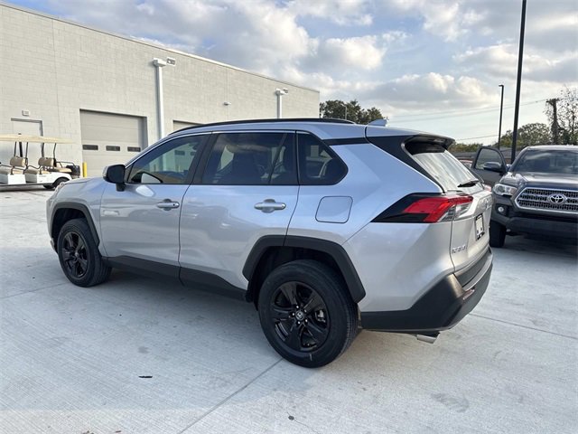 Used 2020 Toyota RAV4 XLE image 5
