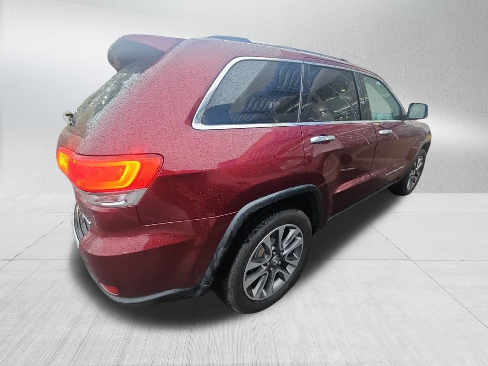 Used 2018 Jeep Grand Cherokee Limited w/ Luxury Group II AWD/4WD image 4