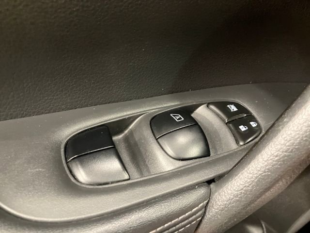 Used 2018 Nissan Rogue SV image 24