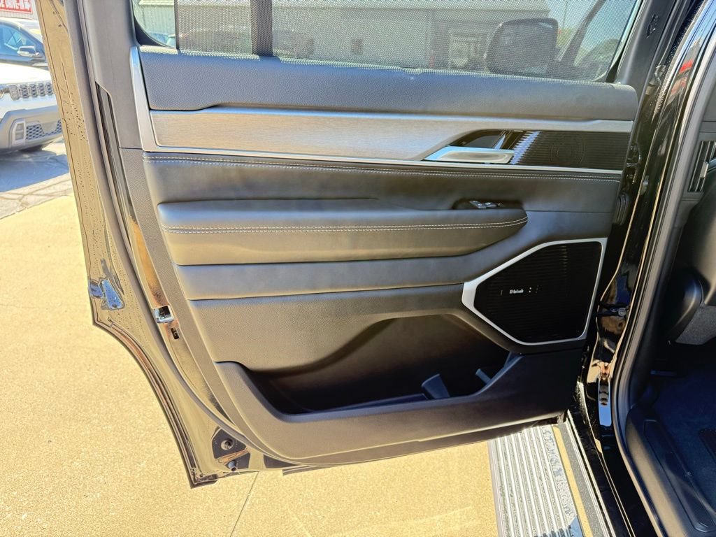 New 2026 Jeep Grand Wagoneer Limited AWD/4WD image 23