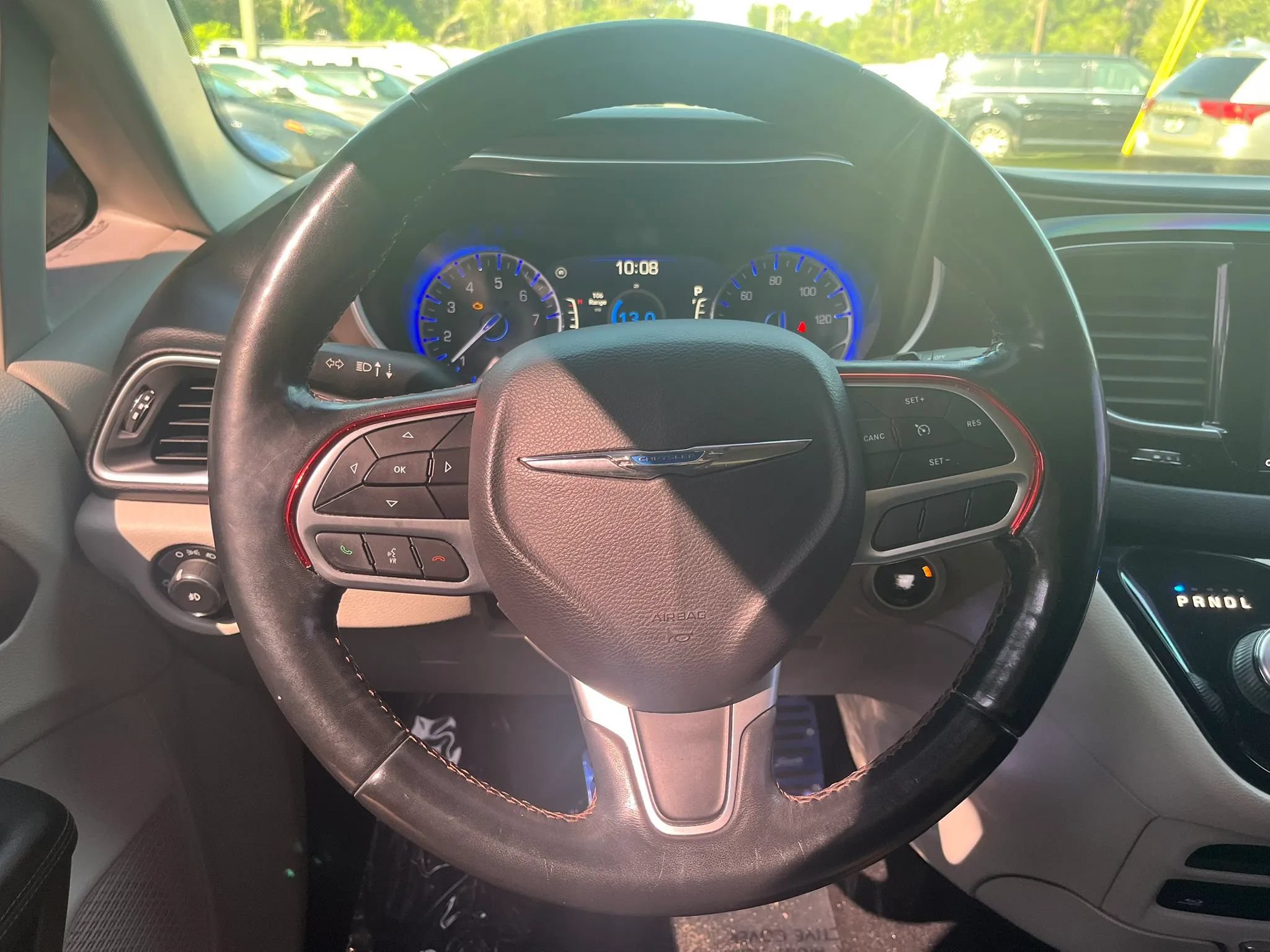 Used 2018 Chrysler Pacifica Touring-L Plus FWD image 16