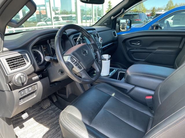 Used 2019 Nissan Titan SL w/ Midnight Edition AWD/4WD image 9