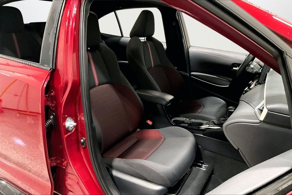 Used 2025 Toyota Corolla SE image 28