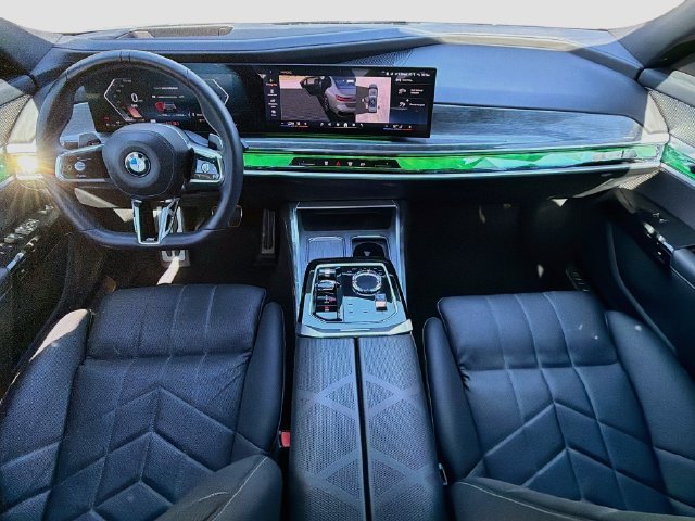 Used 2024 BMW 760i xDrive w/ Premium Package 2 AWD/4WD image 16