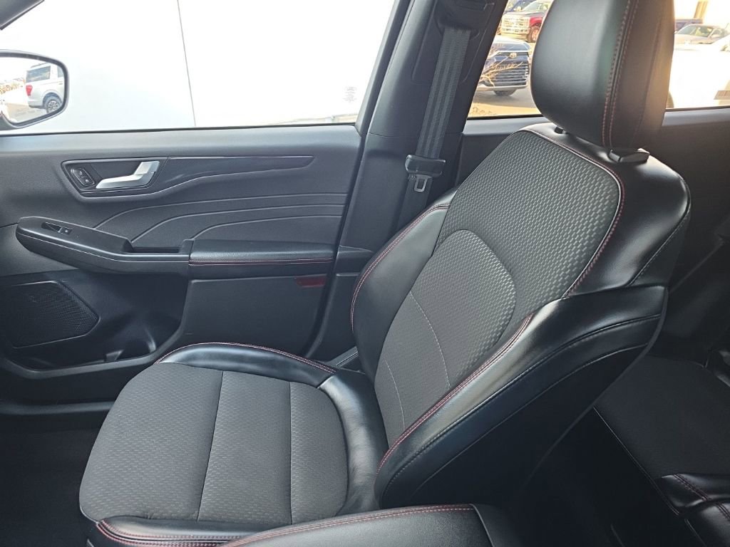 Used 2024 Ford Escape ST-Line image 26