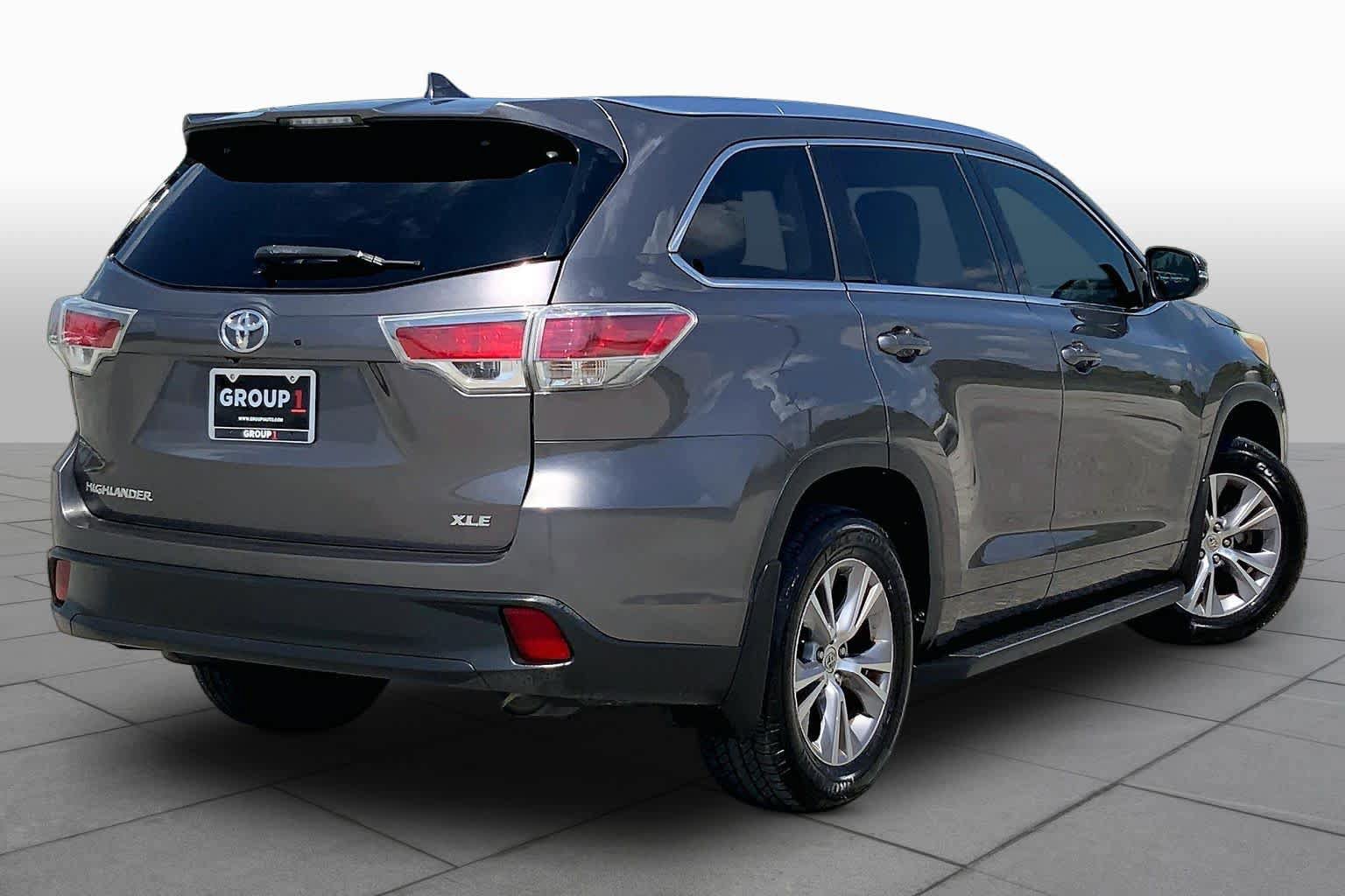 Used 2015 Toyota Highlander XLE FWD image 13