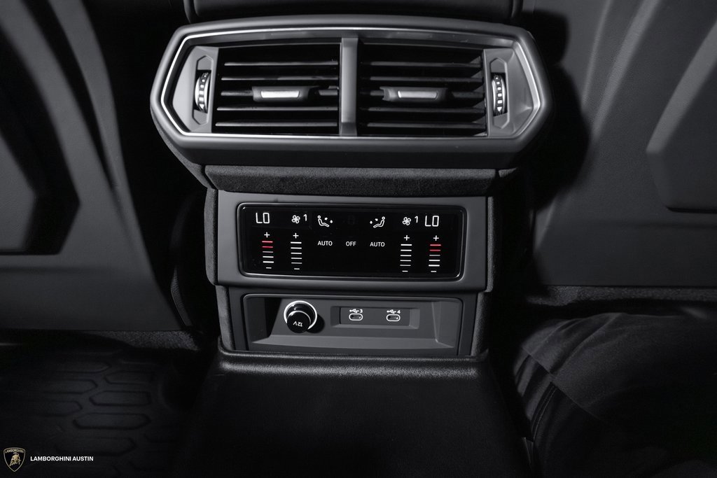 Used 2025 Lamborghini Urus SE image 40