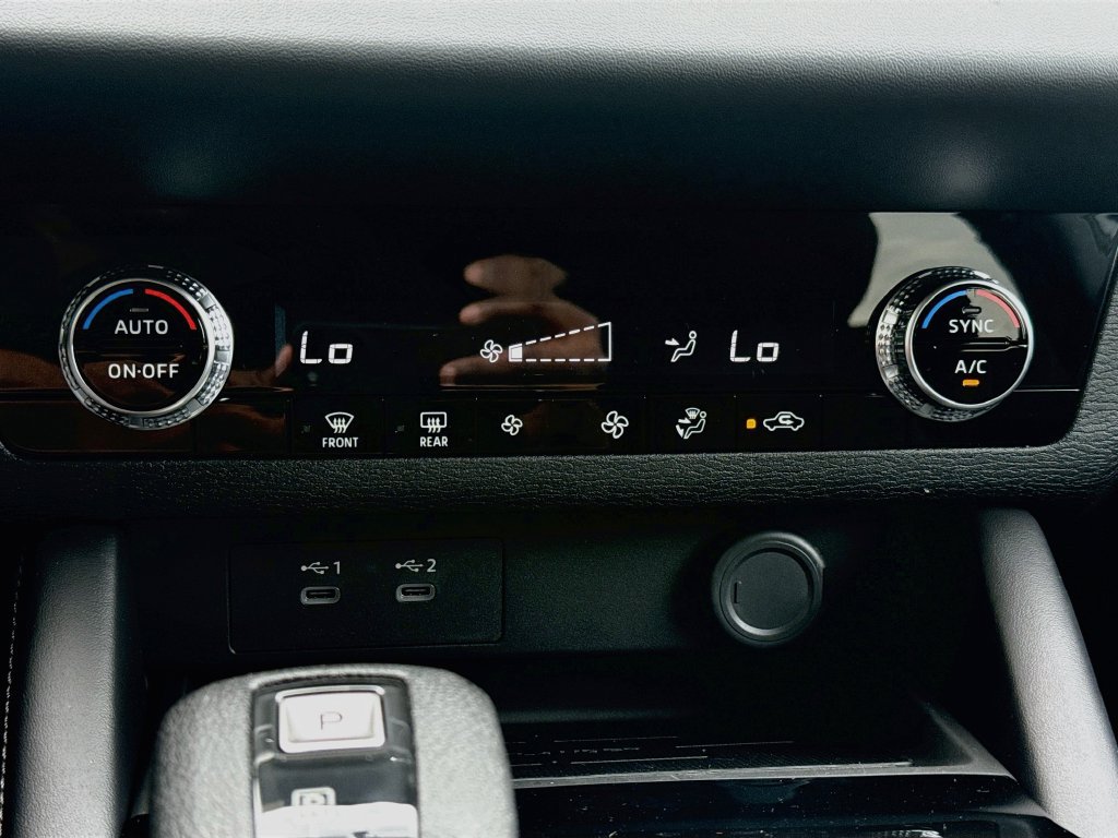 New 2026 Mitsubishi Outlander ES FWD image 16