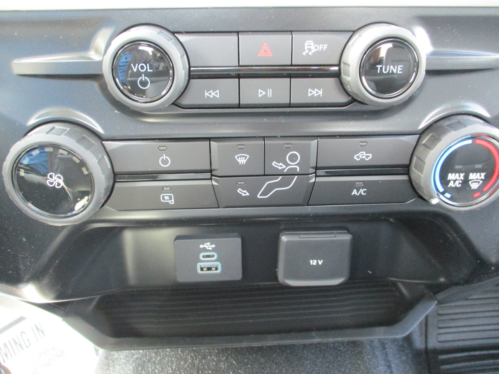 New 2025 Ford F250 XL w/ XL Driver Assist Package RWD image 13