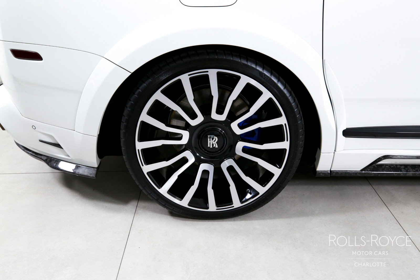 Used 2024 Rolls-Royce Cullinan AWD/4WD image 36
