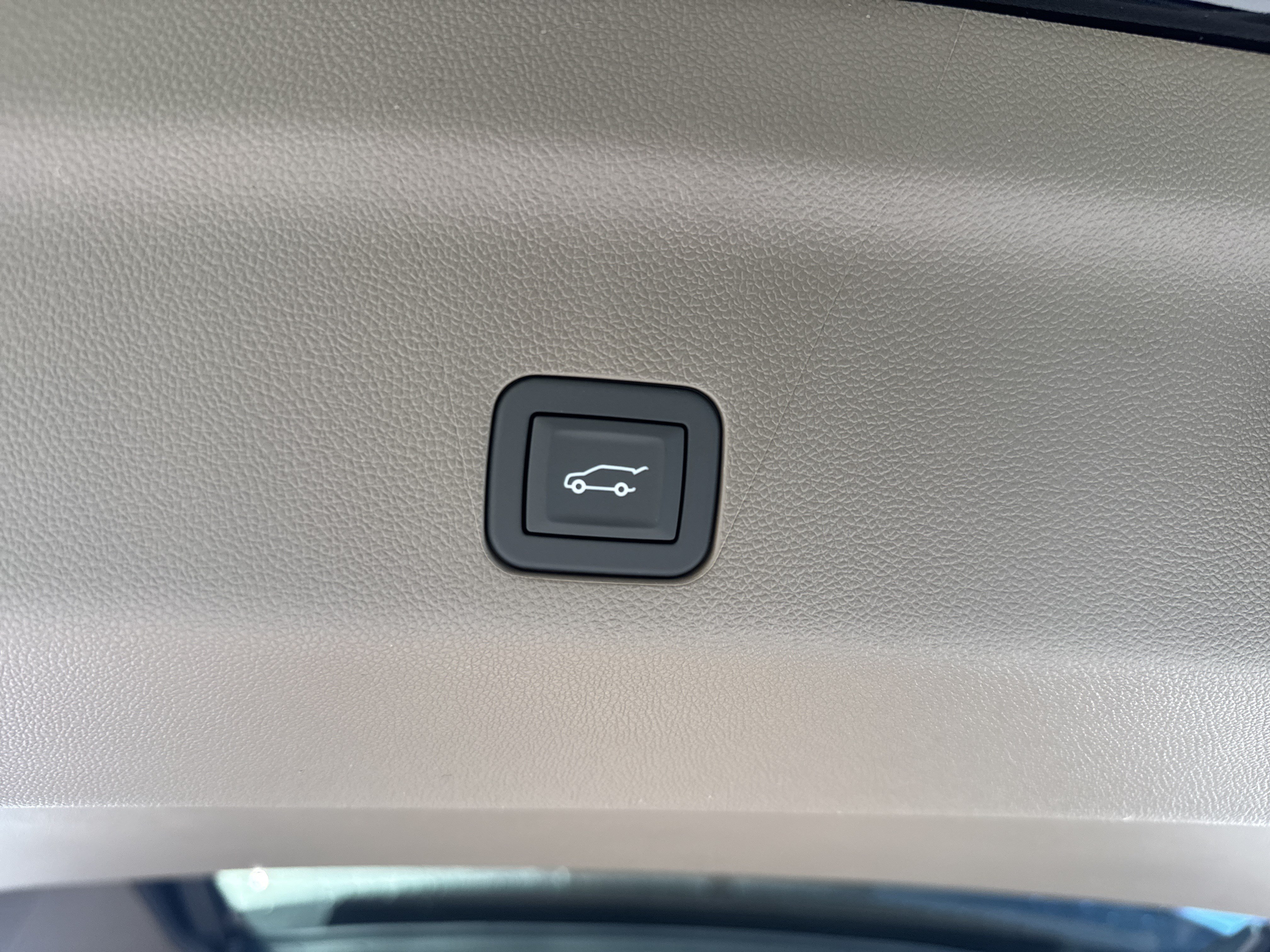 New 2026 GMC Yukon XL Denali w/ Sun & Power Step Package AWD/4WD image 38