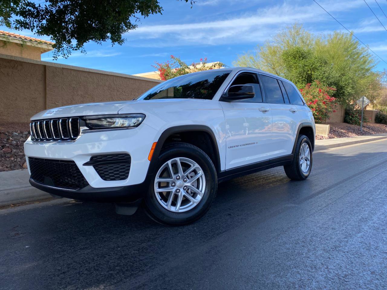 Used 2024 Jeep Grand Cherokee Laredo X w/ Trailer Tow Package AWD/4WD image 67