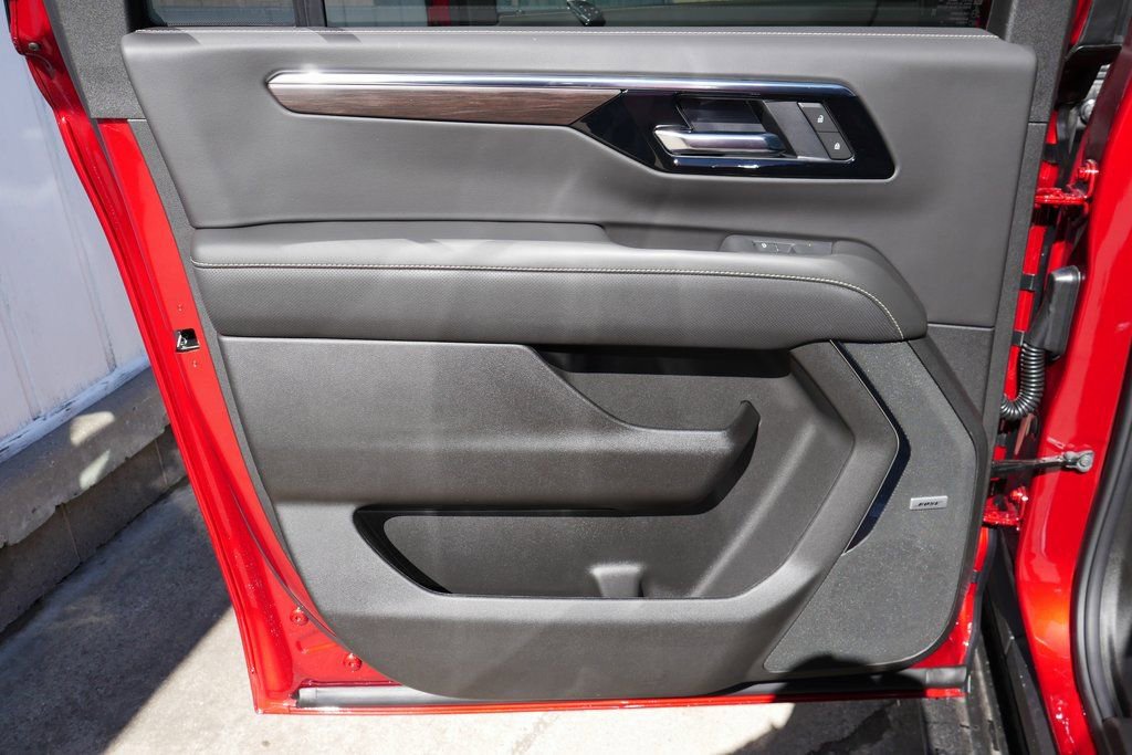 New 2026 Chevrolet Suburban Premier image 36