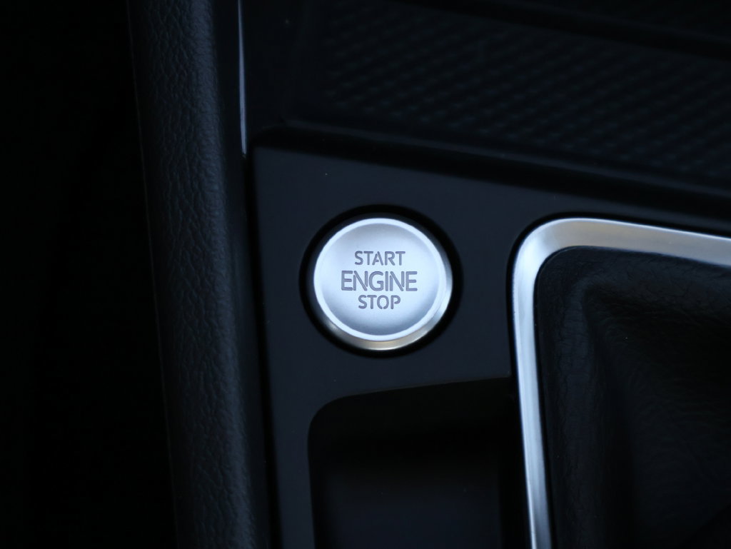 Used 2026 Volkswagen Jetta SEL FWD image 19