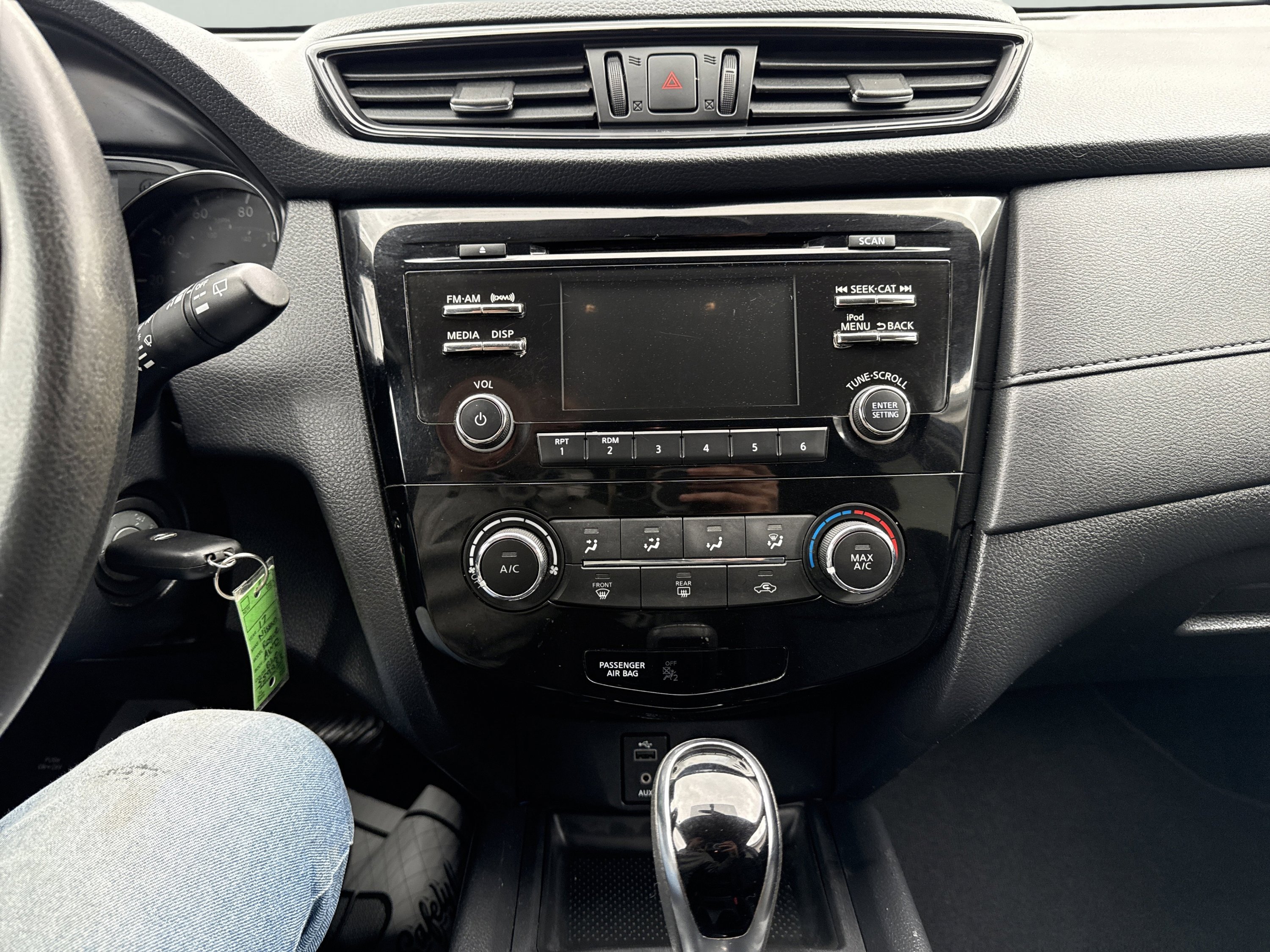 Used 2017 Nissan Rogue S image 20