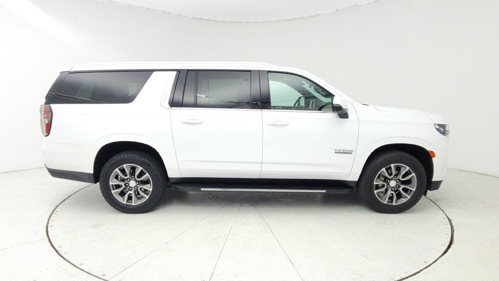 Certified 2022 Chevrolet Suburban LT w/ Luxury Package RWD image 8