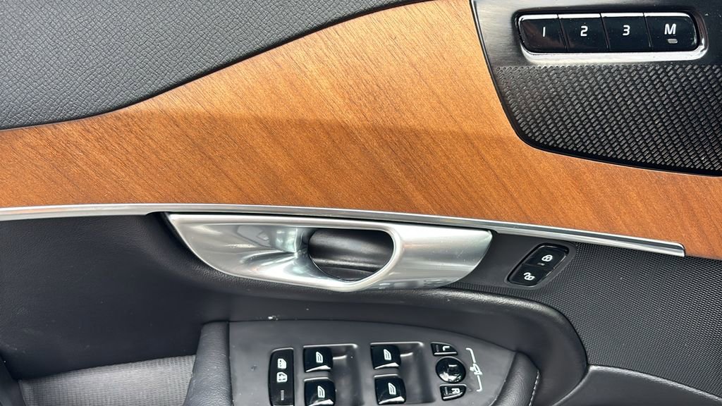 Certified 2023 Volvo XC90 B6 Plus w/ Protection Package Premier image 13