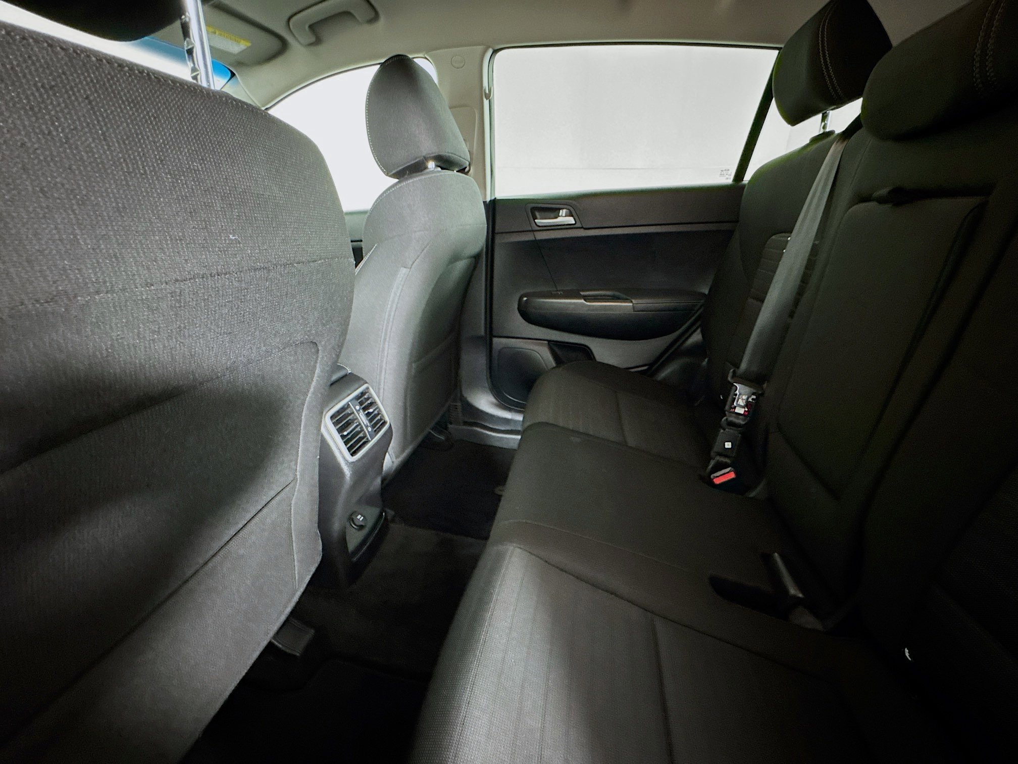 Used 2018 Kia Sportage LX image 40