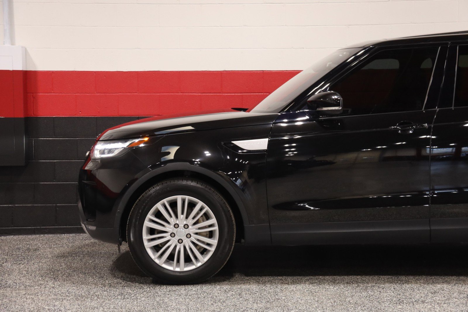 Used 2020 Land Rover Discovery HSE image 21