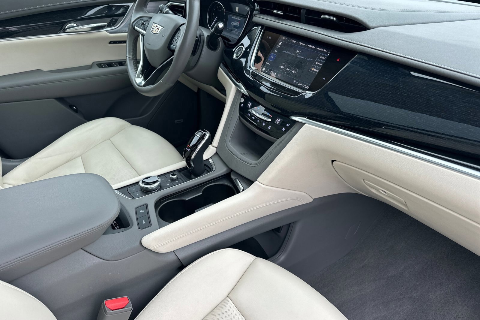 Certified 2025 Cadillac XT6 Premium Luxury image 17