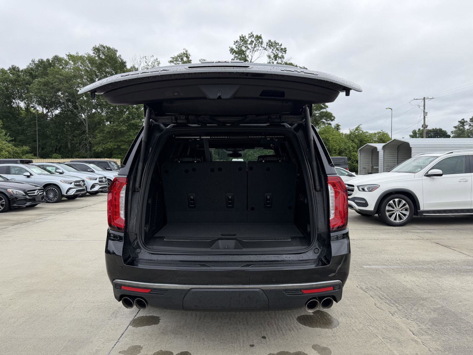 Used 2022 GMC Yukon AT4 AWD/4WD image 24