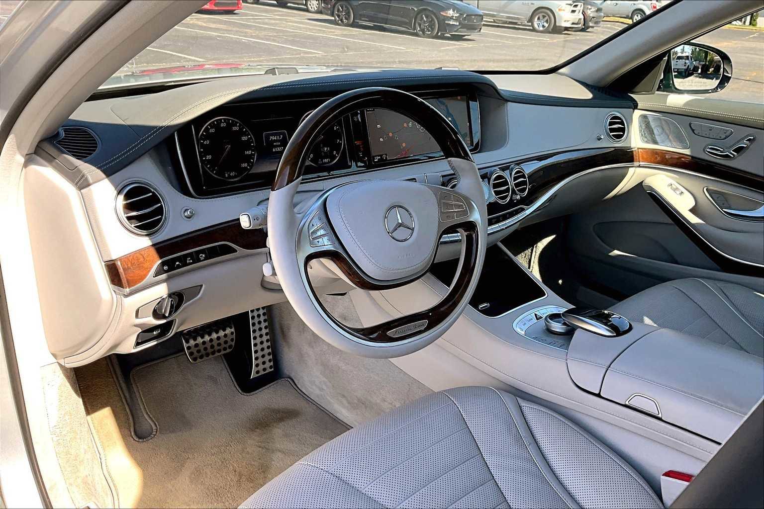 Used 2015 Mercedes-Benz S 550 Sedan image 18