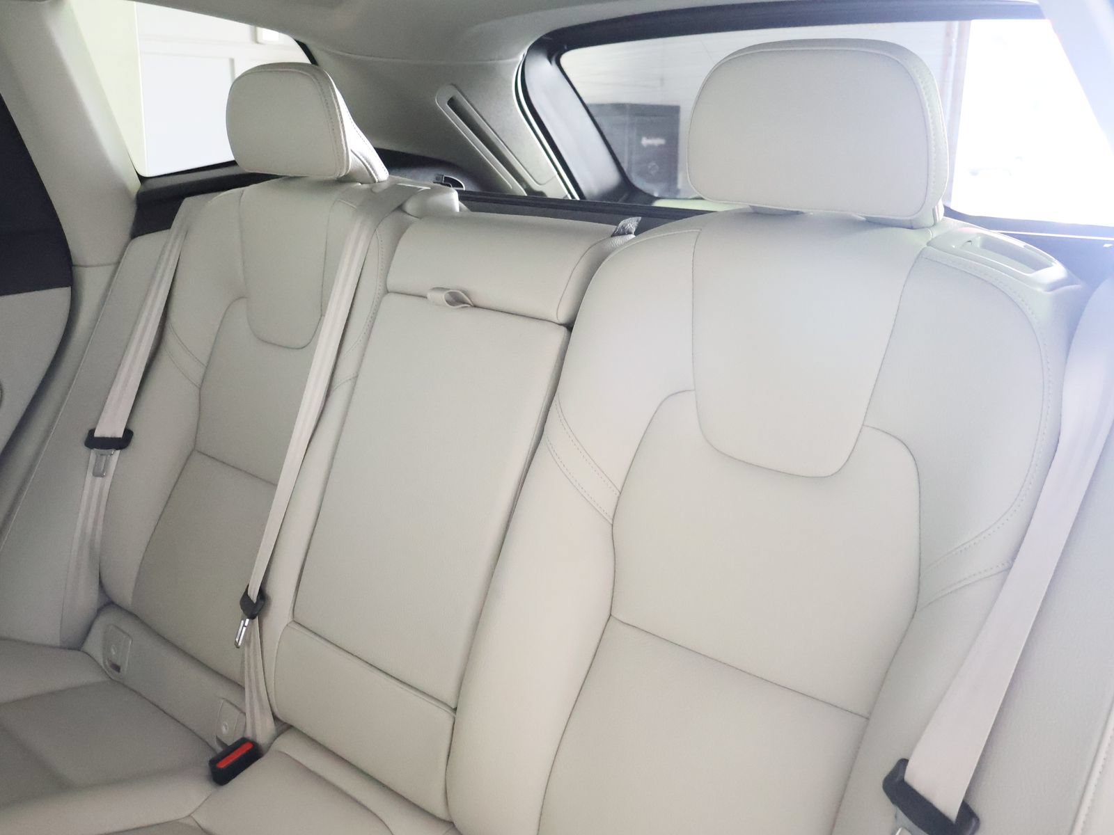 Used 2023 Volvo XC60 B5 Plus AWD/4WD image 47
