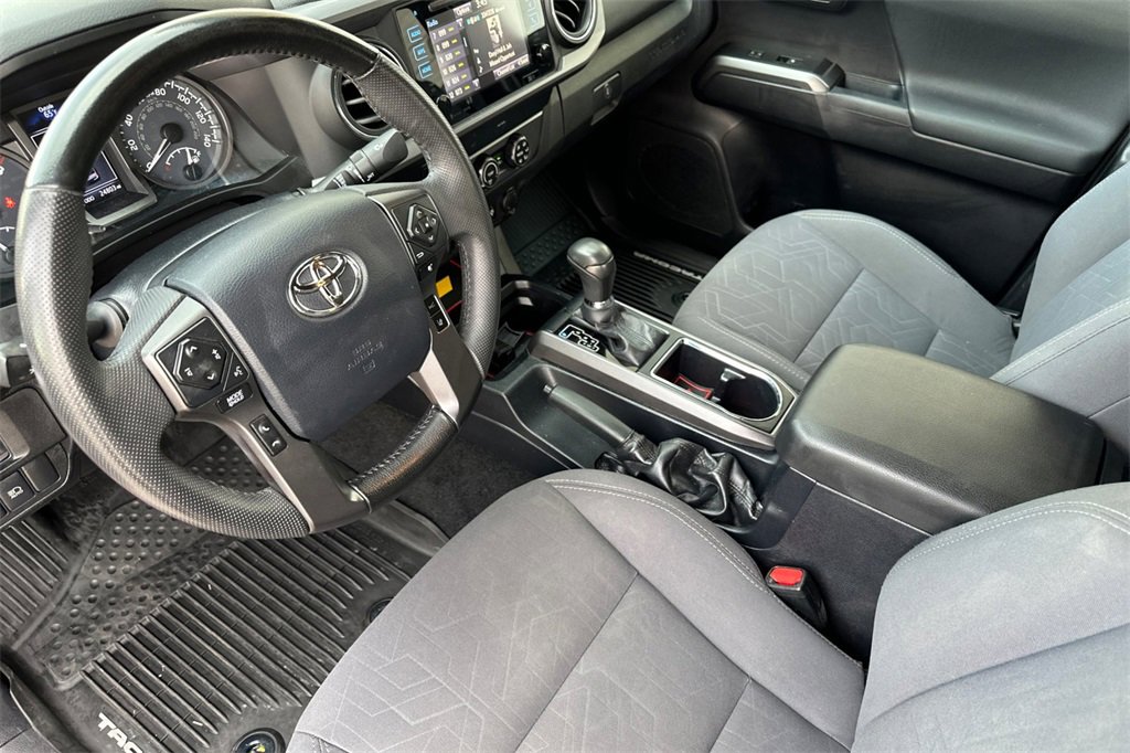 Used 2019 Toyota Tacoma TRD Sport image 11