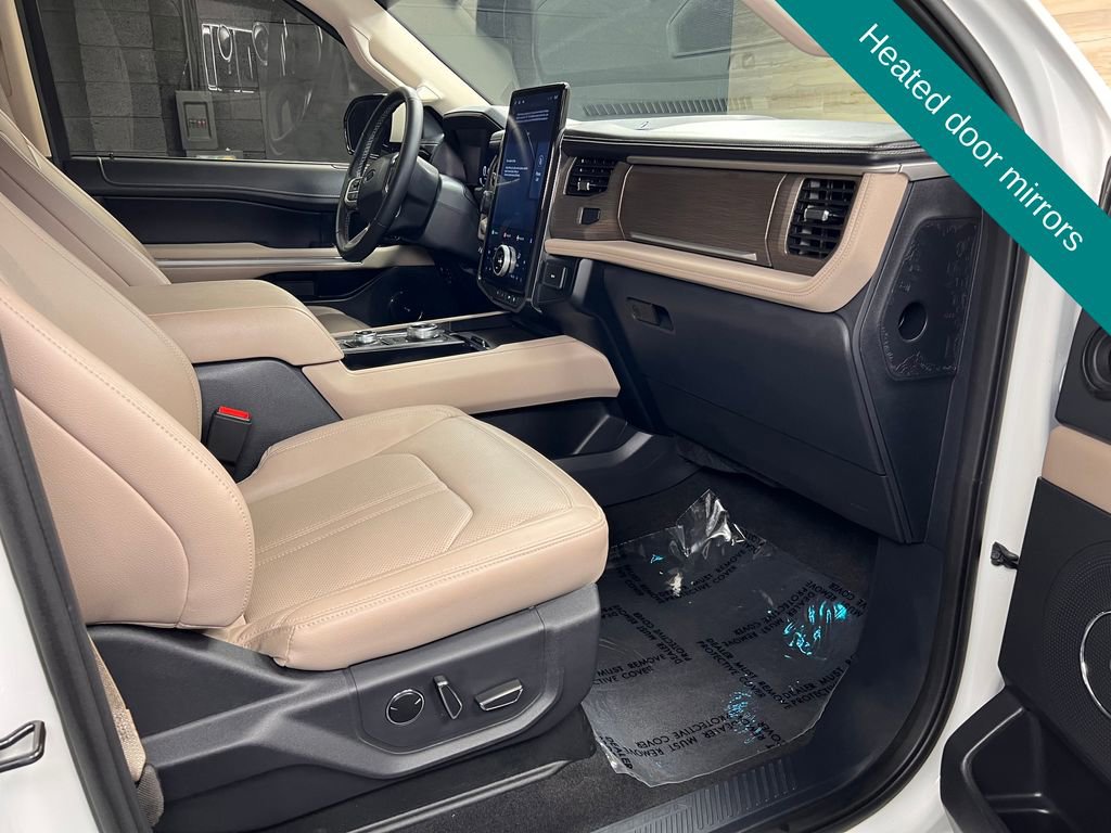 Used 2024 Ford Expedition Limited AWD/4WD image 8
