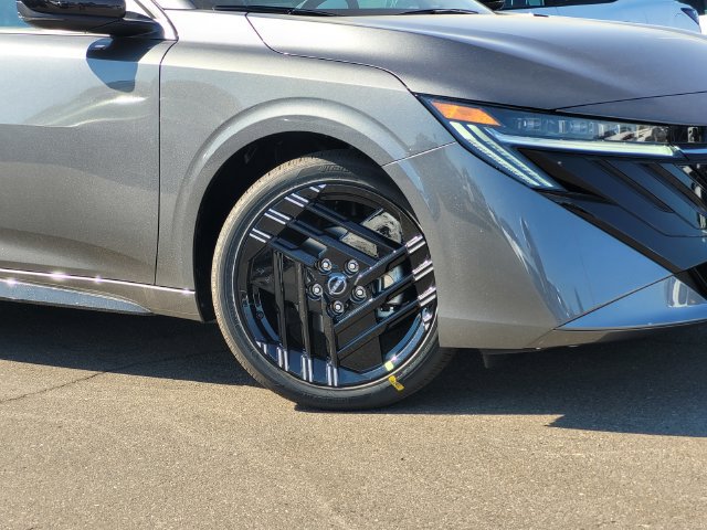 New 2027 Nissan Sentra SR FWD image 2