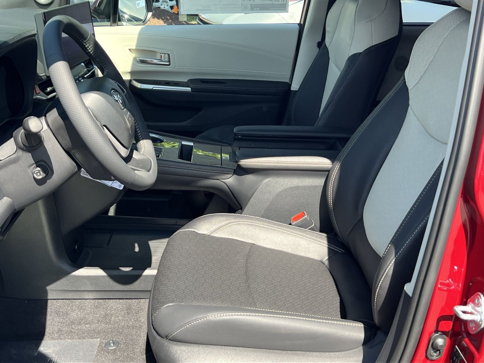 New 2026 Toyota Sienna Platinum AWD/4WD image 7