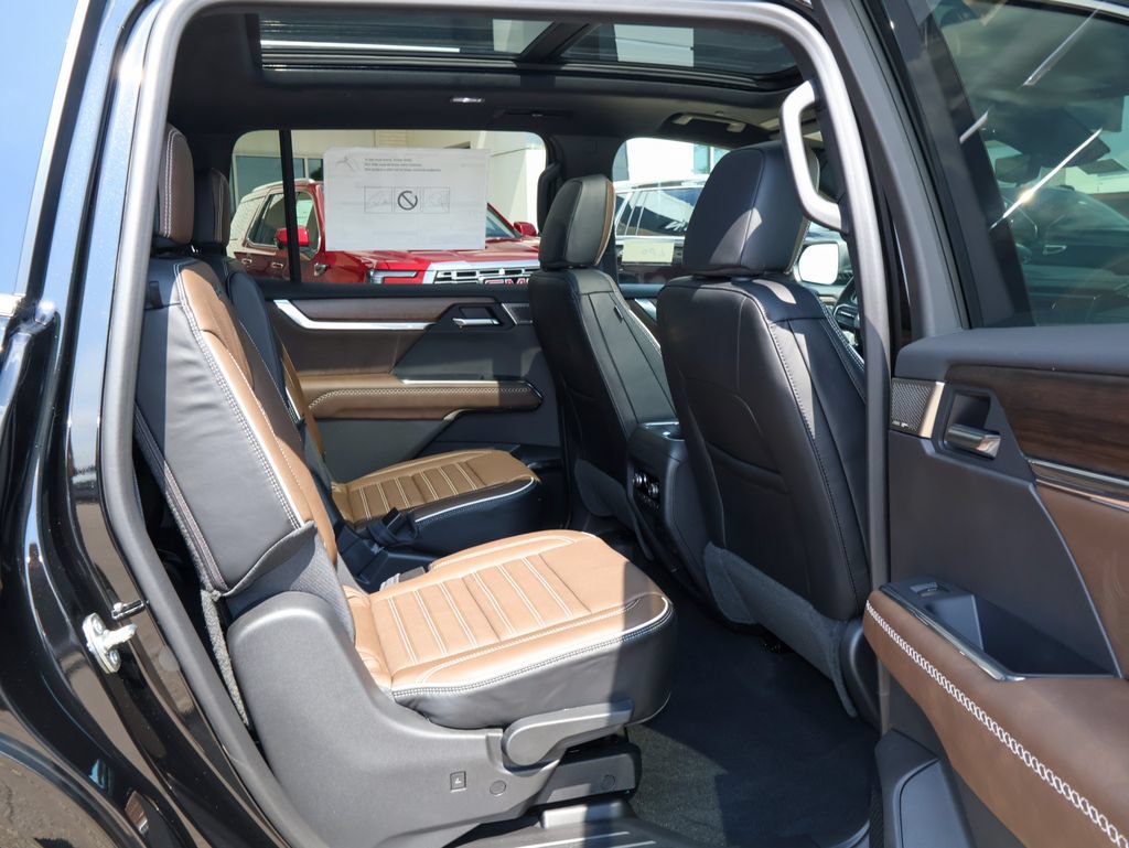 New 2027 GMC Acadia Denali Ultimate w/ LPO, Floor Liner Package AWD/4WD image 37
