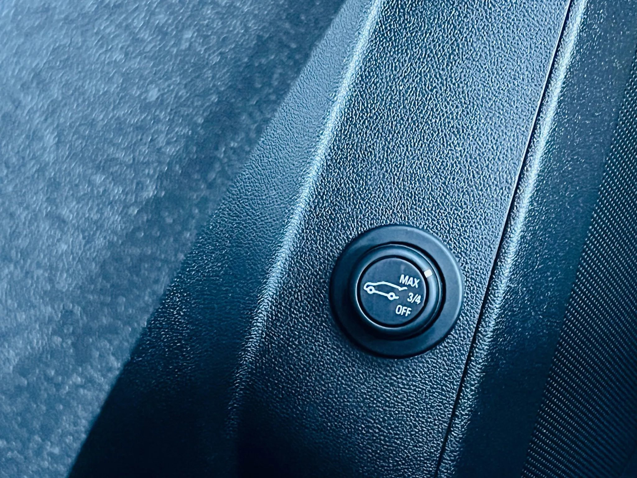 Used 2020 Chevrolet Equinox LT image 24