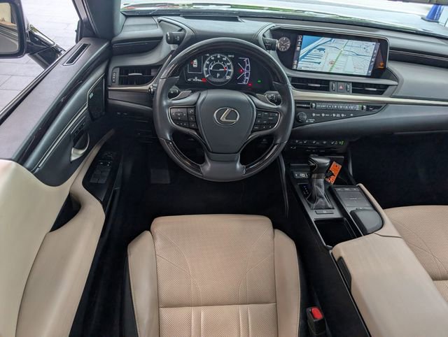 Used 2019 Lexus ES 350 Ultra Luxury w/ Accessory Package 2 image 8