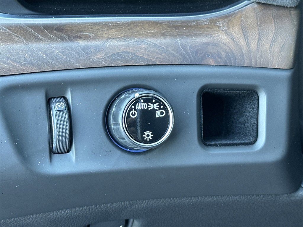 Used 2020 Cadillac Escalade Premium Luxury image 33