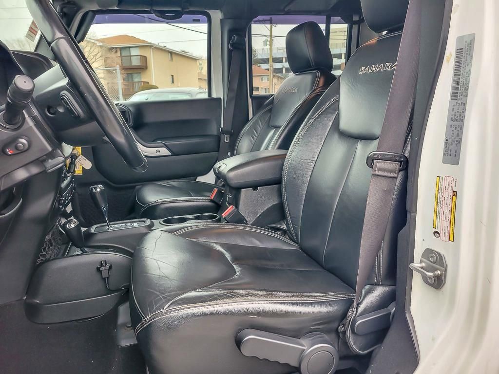 Used 2017 Jeep Wrangler Unlimited Sahara w/ Connectivity Group image 9