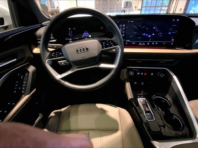 Certified 2025 Audi Q5 Premium w/ Convenience Package AWD/4WD image 11