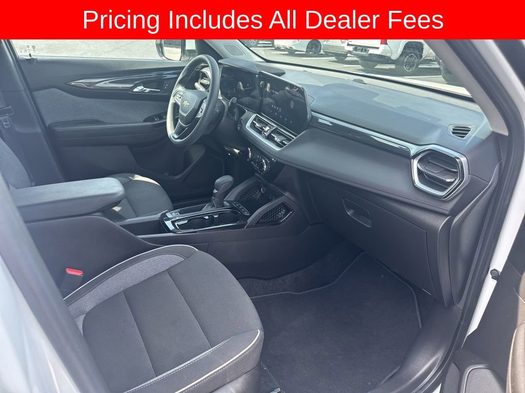 Used 2024 Chevrolet TrailBlazer LT w/ Driver Confidence Package FWD image 10